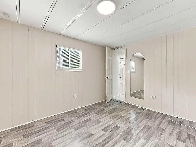 7213 Commons Blvd — Photo 11