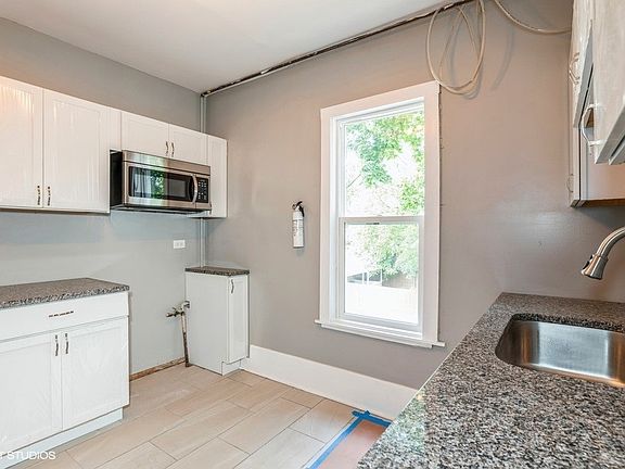 4th image of 325 W 118th St