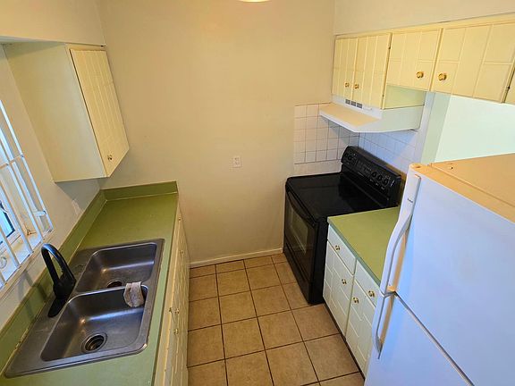 3rd image of 333 Eubanks Ct APT 14B