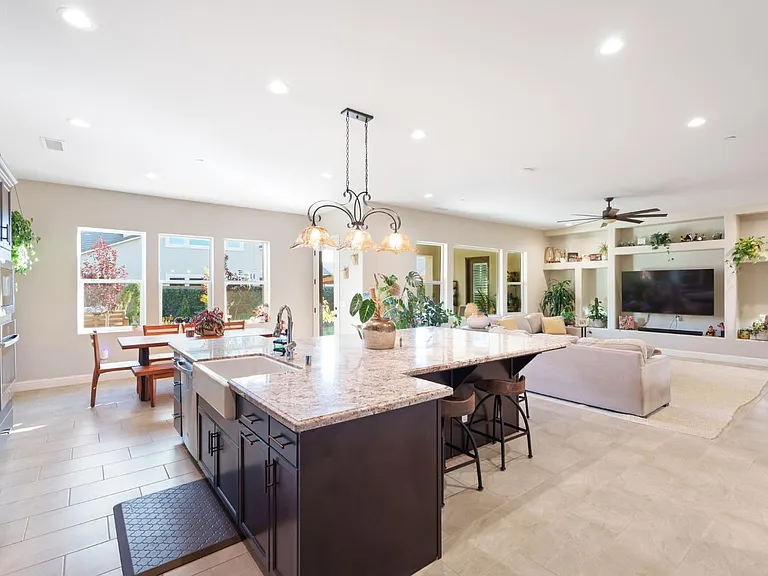 822 Overstone Ave — Photo 6