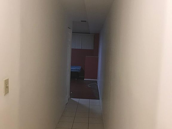 4th image of 202 Suffolk Ave