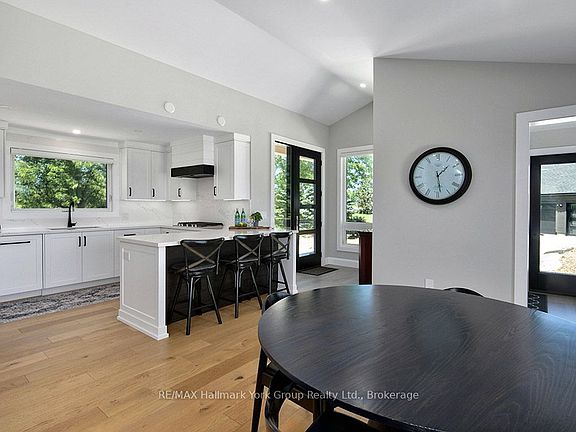5th image of 125 Mountain Rd