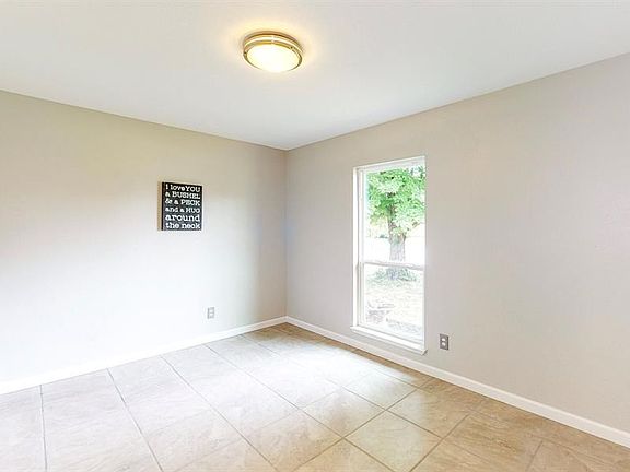 4th image of 4254 Malone Ave
