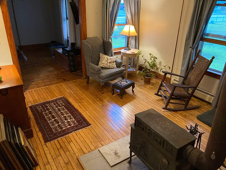 34 Maple St #A — Photo 1