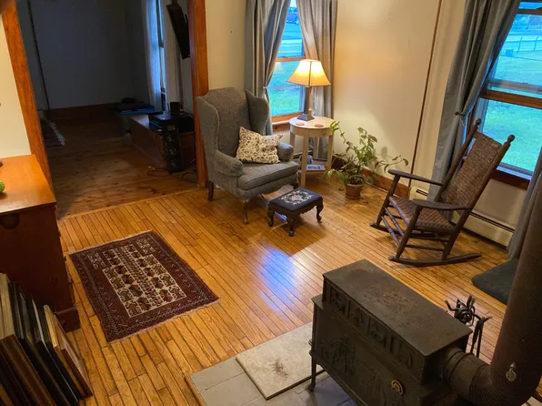 34 Maple St #A, Essex Junction, VT 05452