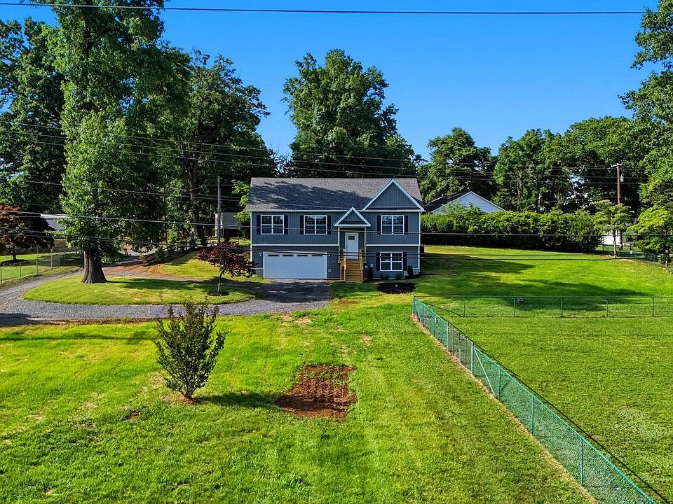 1st image of 580 Dogwood Trl