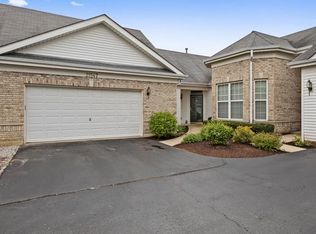 21547 Wolf Lake Ct, Crest Hill, IL 60403