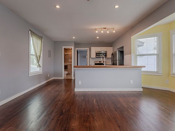 2nd image of 1015 N Palmetto St #3