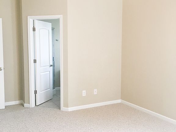 4th image of 2875 E Creeks Edge Dr