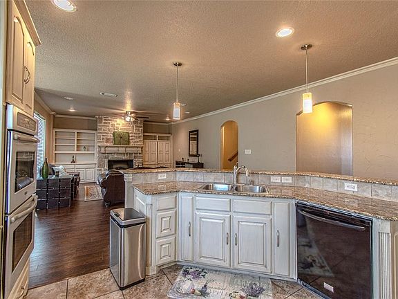 5th image of 1704 Mustang Ct
