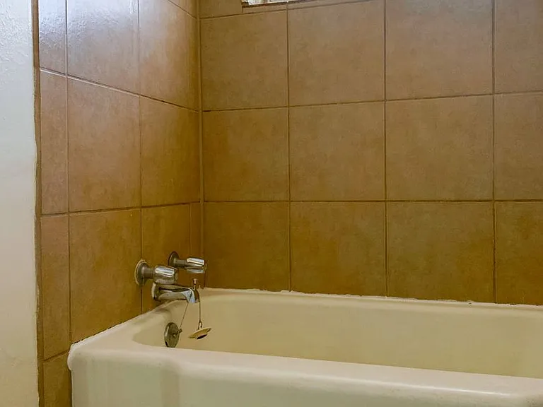 One Bedrooms near VA Hospital — Photo 26