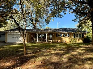 2127 E Ridgewood Dr, Springfield, MO 65804