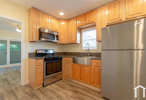2nd image of 121 S Gless St #121.5