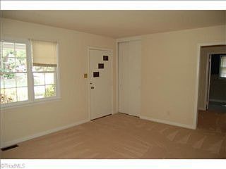 4th image of 2711 Lilac Dr