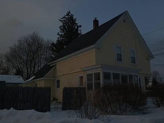 3rd image of 11 Farrington St