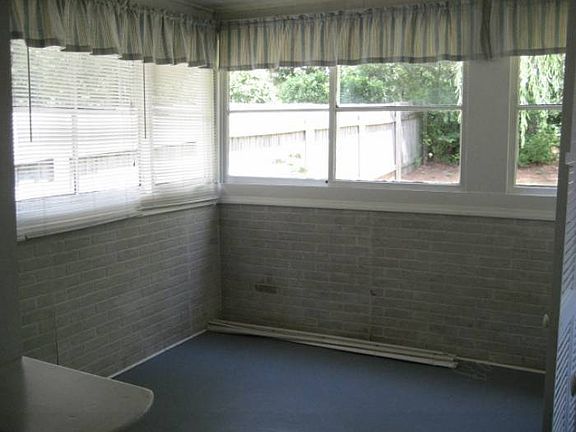 SUNROOM OR OFFICE!