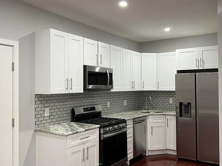 304 Richmond St #5 — Photo 1