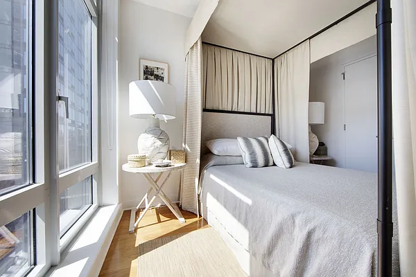 Rented by Compass | media 28