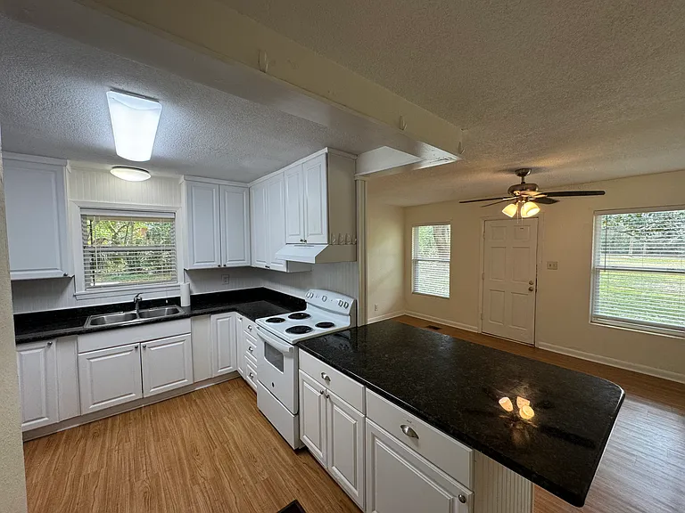 7111 Pine Forest Rd — Photo 14