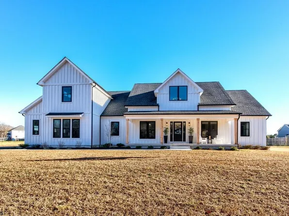 6 N Cavesson Dr, Galloway, NJ 08205