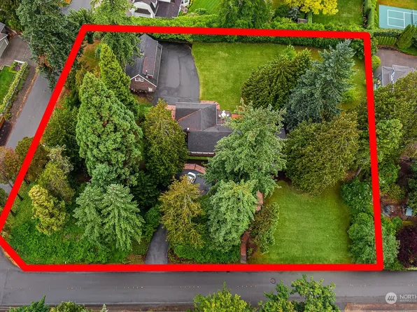 4015 95th Avenue NE, Yarrow Point, WA 98004