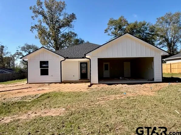 623 N Weldon St, Frankston, TX 75763