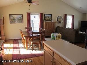 3rd image of 1304 Bishop Rd