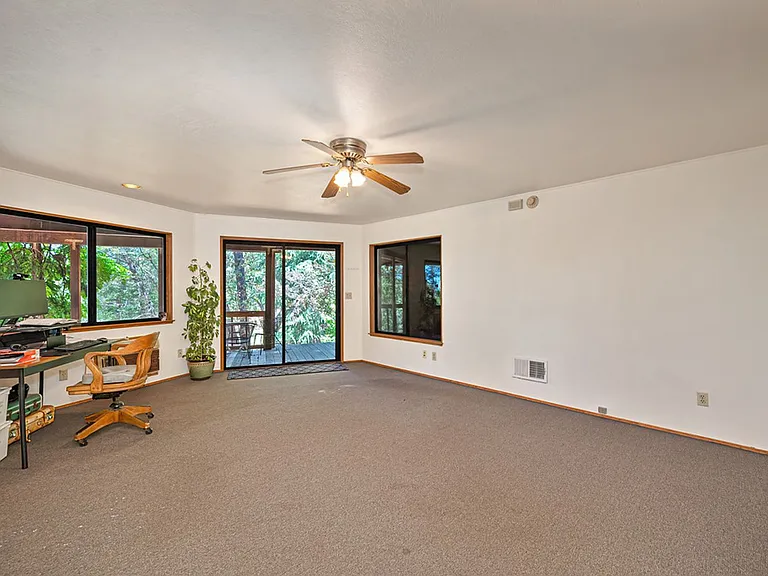 16832 Alice Way — Photo 7