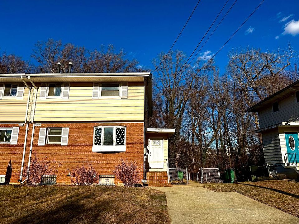 1st image of 819 Carrington Ave