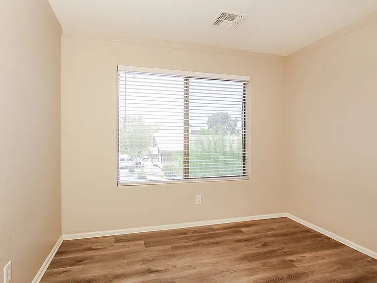 15999 W Moreland St — Photo 12
