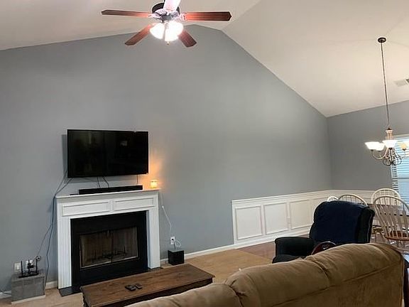 3rd image of 2809 Matsu Ln