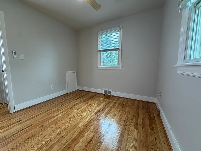126 Median Dr — Photo 17