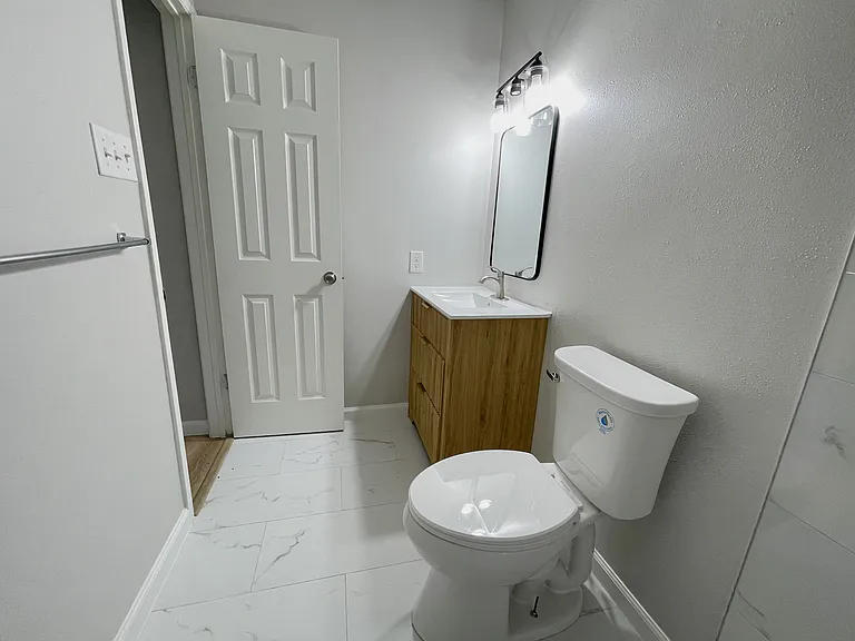 5300 Slay Dr — Photo 16