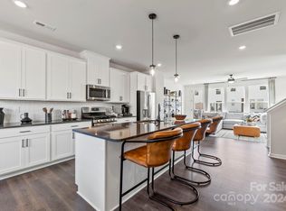 1714 Blanche St, Charlotte, NC 28262