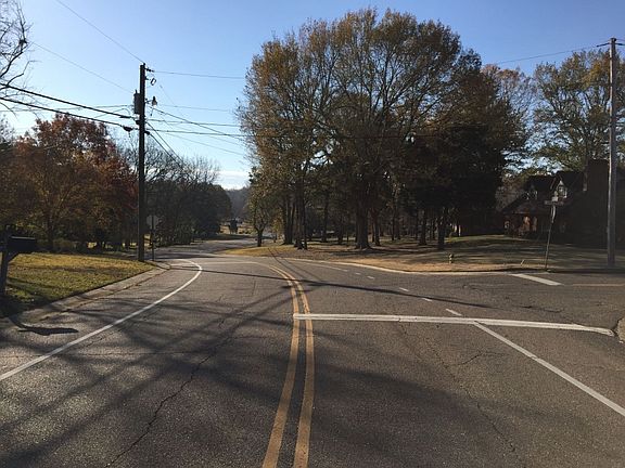 4th image of 201 Hiwassee Dr
