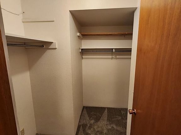 4th image of 605 S Grand Ave APT J
