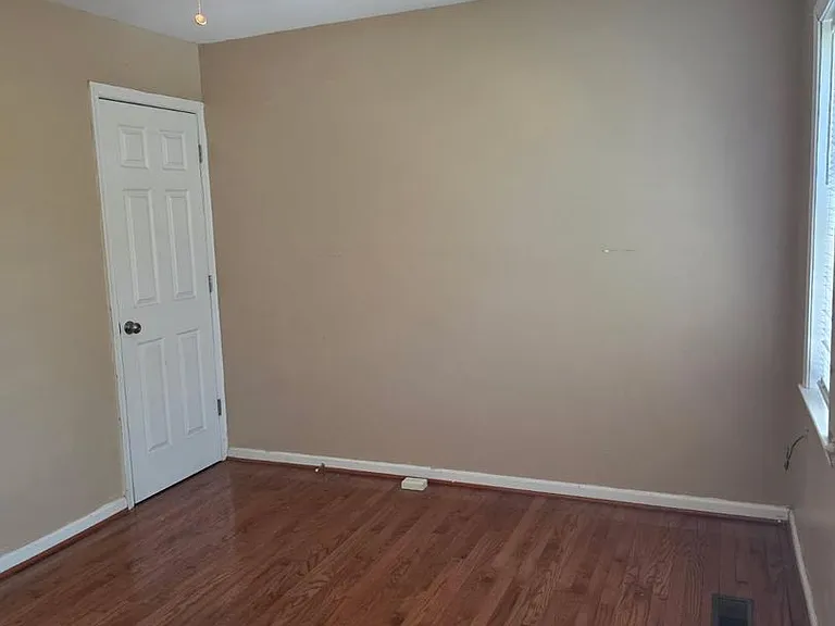 428 S Jackson St — Photo 24