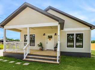 425 N Holland St, Bellville, TX 77418