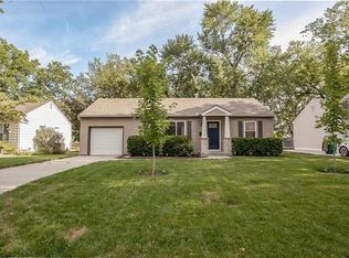 5310 W 49th St, Roeland Park, KS 66205