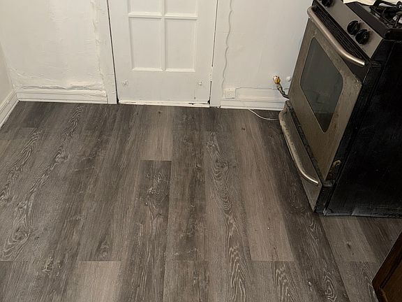 5th image of 252 E Cedar Ave #8