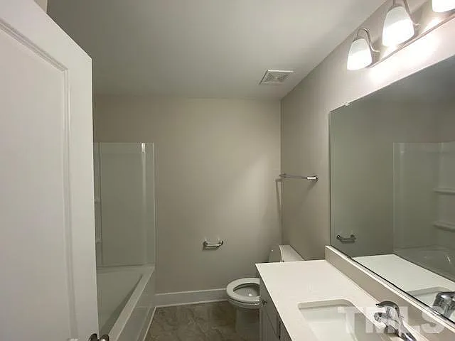 904 Hillman Ln — Photo 11