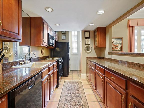 4th image of 1020 Esplanade Ave APT 109