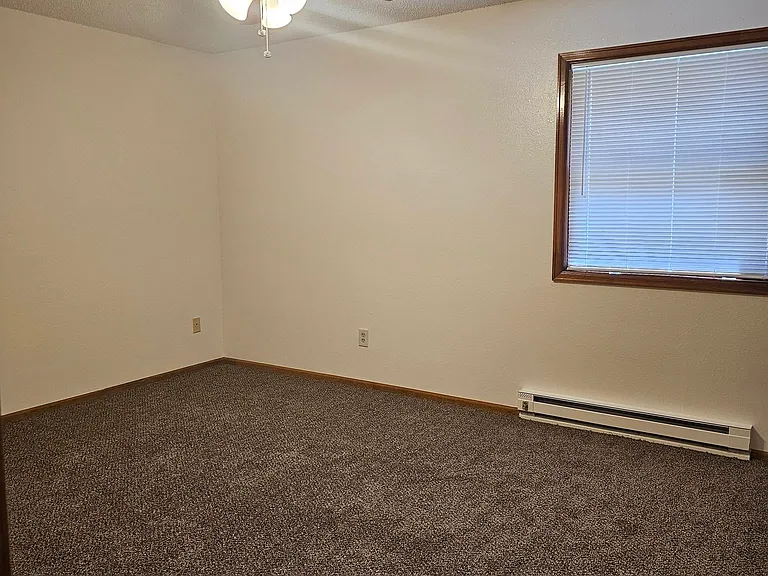 Chateau Villa Apartments — Photo 9