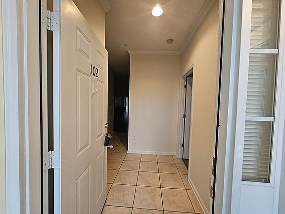 3rd image of 5840 Longwood Dr Unit 102