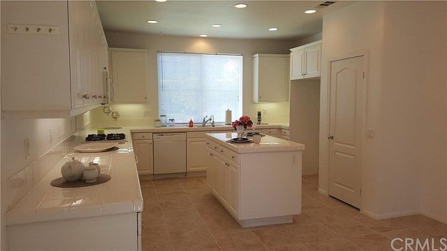 2nd image of 343 N Marin Privado