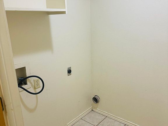 3rd image of 114 Willow St