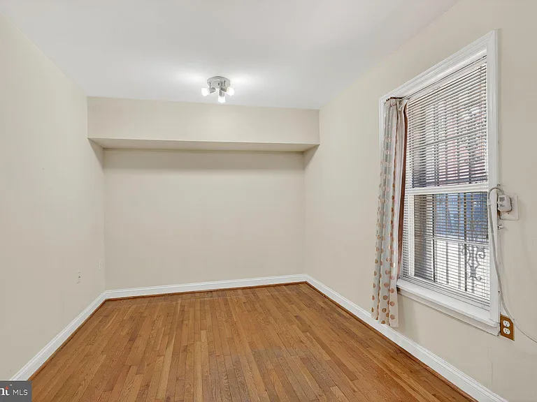 1820 Swann St NW #4 — Photo 9