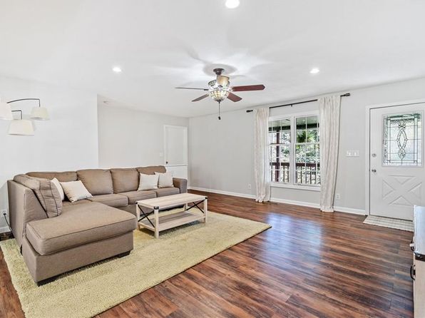 180 Orchard Ln, Talking Rock, GA 30175