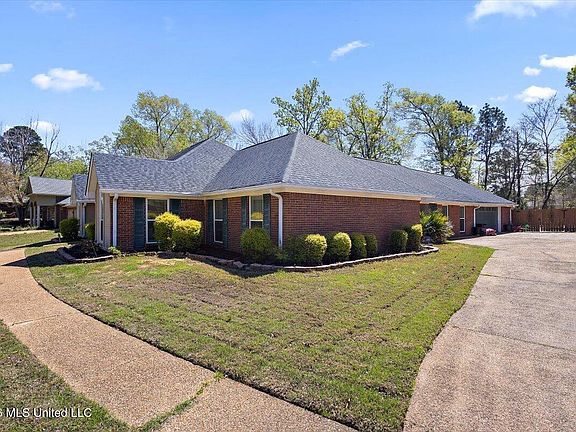 3rd image of 314 Avalon Way