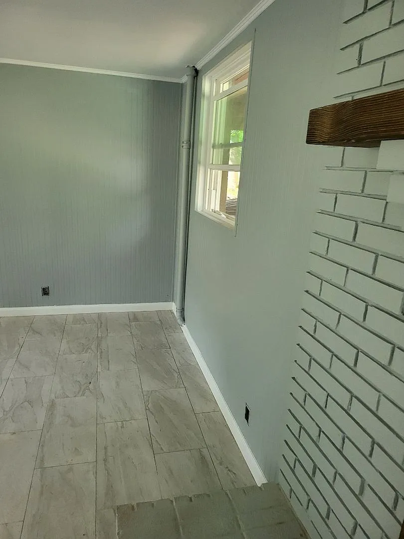 Building Photo - 631 Stanvid Dr